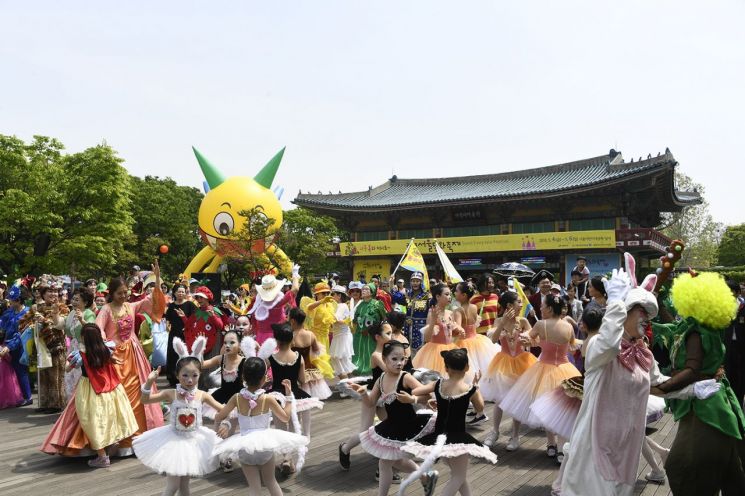 지난해 ‘제7회 서울동화축제’에서 열린 퍼레이드 모습