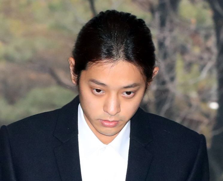 '성관계 몰카' 정준영에 징역 7년 구형