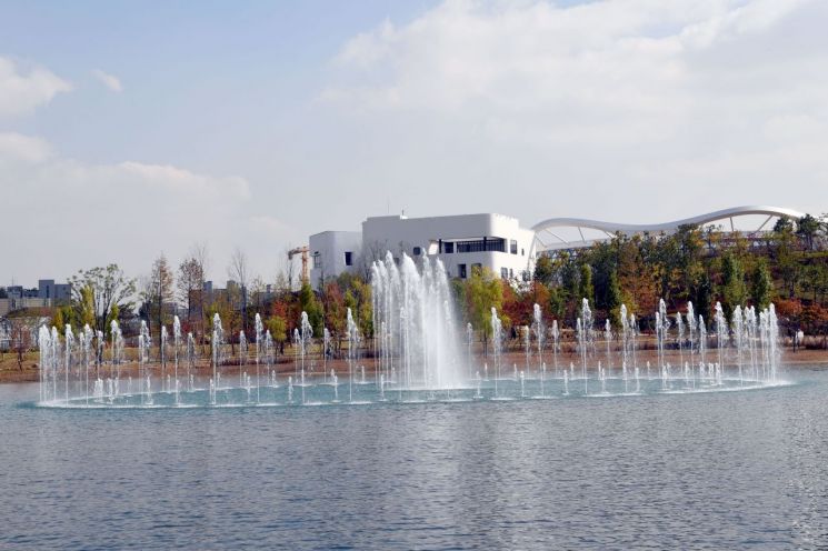 국내 첫 보타닉공원 '서울식물원'…50만4000㎡ 정식 개장