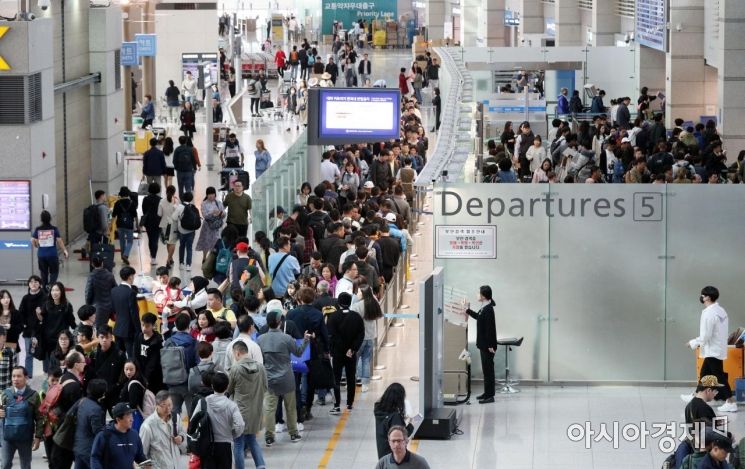 [포토] 여행객들로 붐비는 인천공항