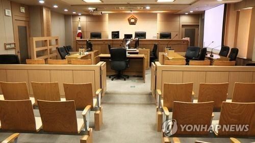병원서 환자 성추행한 60대男 집행유예…재판부 "조현병 앓는 점 참작"