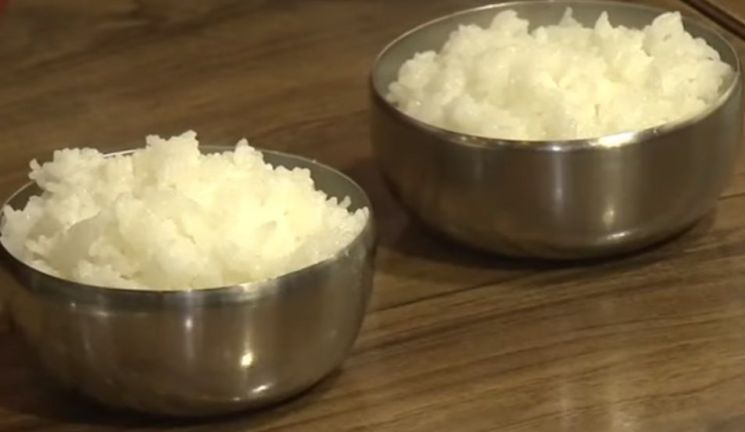 저절로 군침이 도는 흰쌀밥보다 현미밥이나 잡곡밥이 '좋은 탄수화물'입니다. [사진=유튜브 화면캡처]