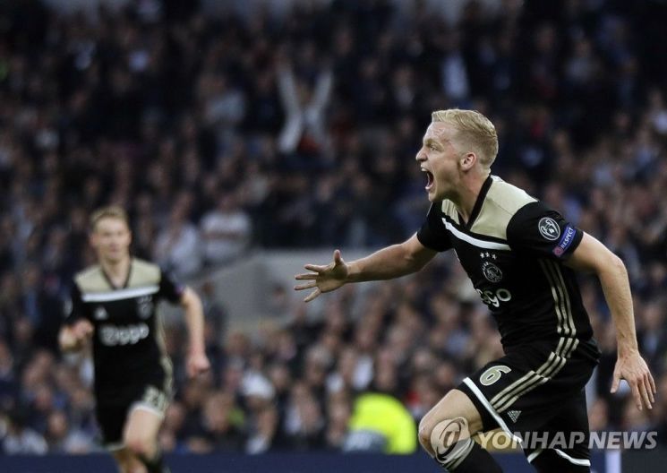 반 더 비크, 토트넘·아약스전서 최고 평점… 포체티노 “아직 기회 있다”