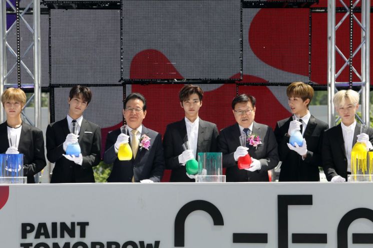 [포토]정순균 강남구청장 '2019 C페스티벌' 개막식 참석 