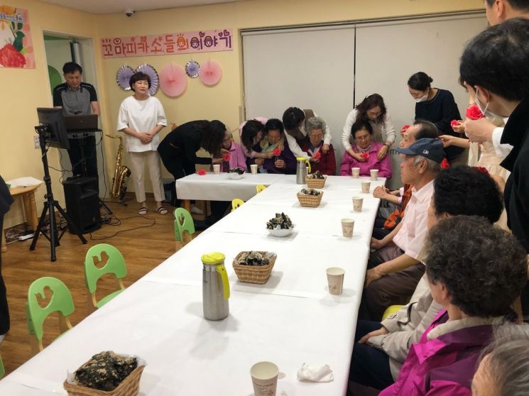 송파구, 취약계층 독거노인에게 보청기 지원