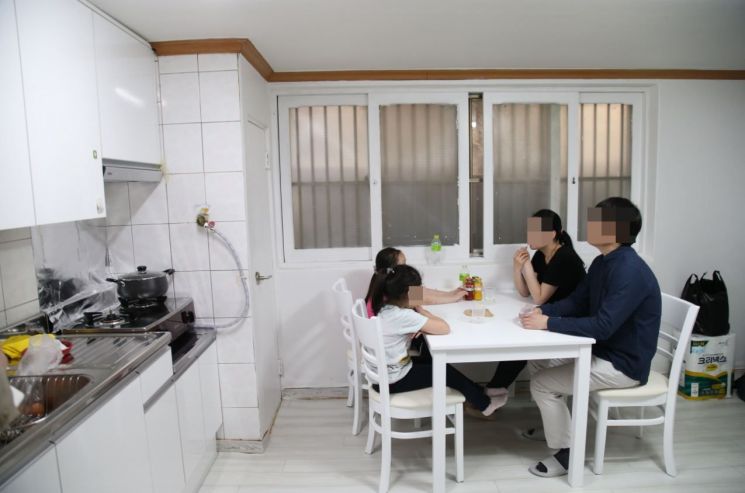 유동균 마포구청장, 고시원 떠돌던 주민 주택 마련해준 사연...? 