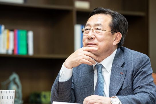 [창간특별대담] 김기문 회장 "한일 중소기업 CEO 포럼 부활"…내달 출국
