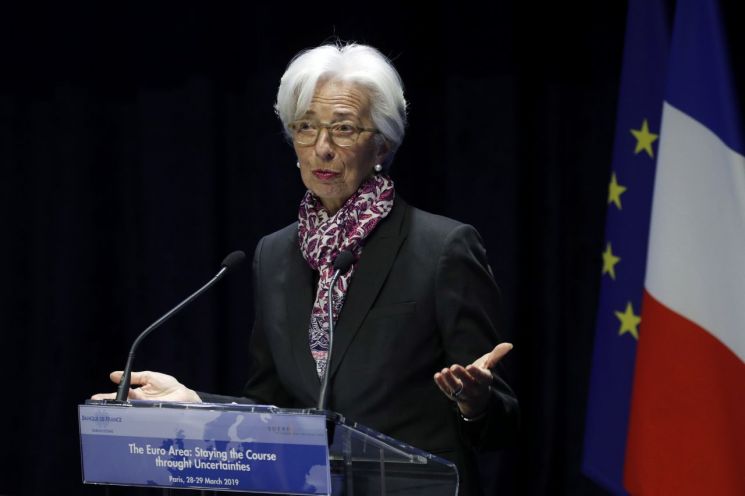 "美·중 무역갈등에 내년 세계GDP 530조 사라진다"