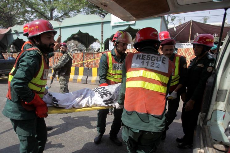 파키스탄 이슬람사원 인근 폭발…9명 사망