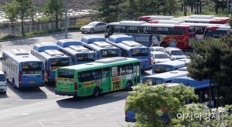 '버스로 10㎞이상 이동하면 150원 추가'…서울버스도 거리비례제