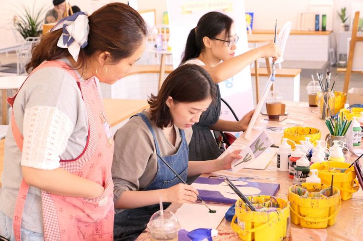 동네 카페·학교 '동네배움터'로…자치구별 1000여개 수업 진행