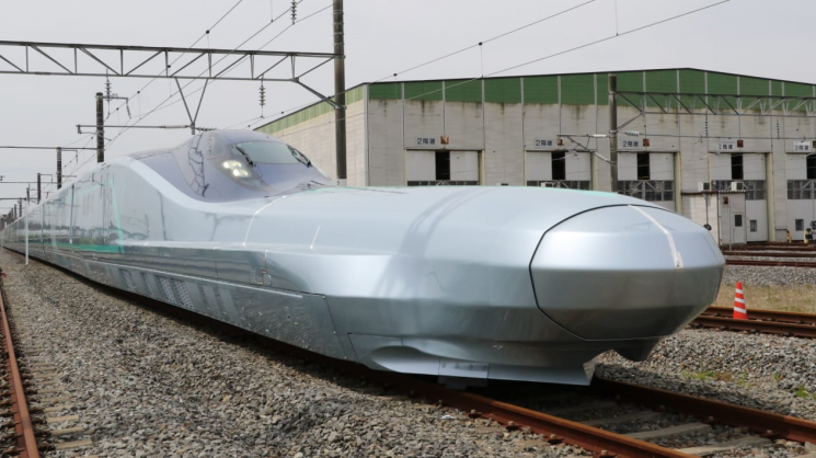 지난 10일부터 시험운행이 시작된 일본의 차세대 신칸센 고속철인 알파-X의 모습.(사진=일본 동일본여객철도주식회사 홈페이지/https://www.jreast.co.jp/)