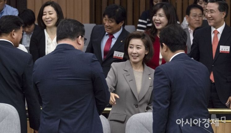 [포토] 자유한국당, 소상공인 살리기 경제특위