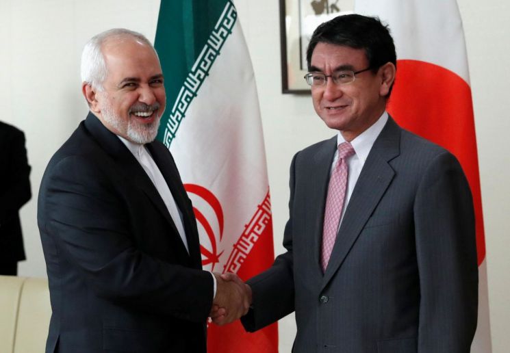 갑자기 日 찾아간 이란 외무장관…"핵 합의·중동 정세 논의"