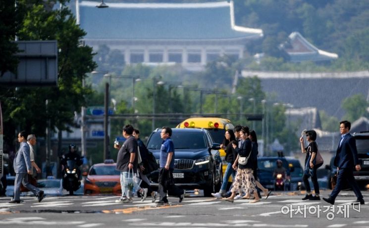 [포토]아지랑이 피어 오르는 아스팔트