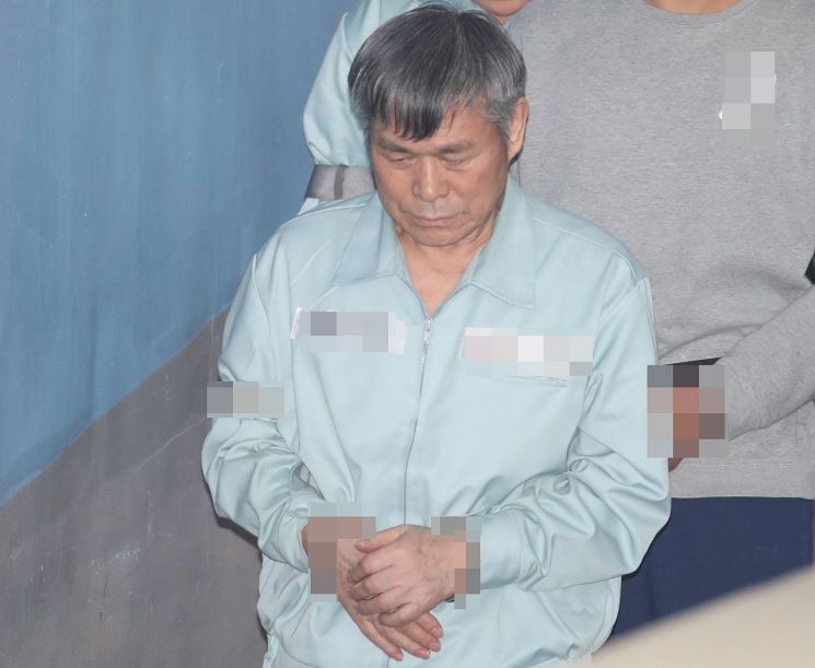 '신도 성폭행' 이재록 만민교회 목사 형집행정지로 석방