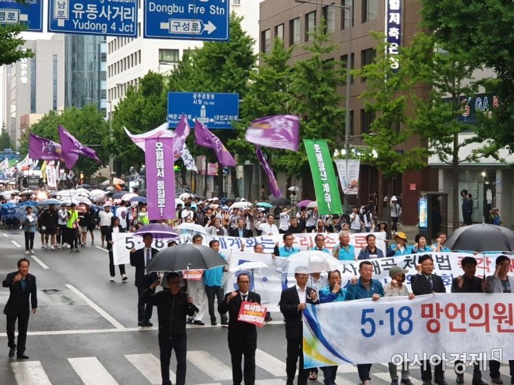 1980년 5월로 돌아간 광주…‘빗속’ 39주년 5·18전야제
