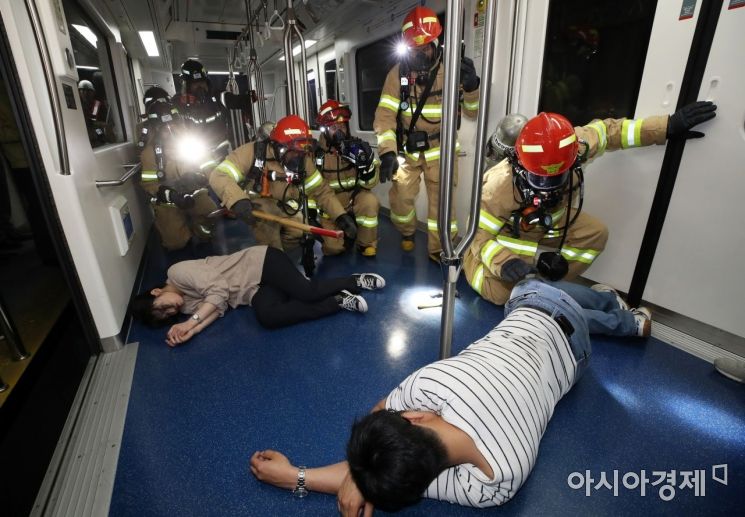 [포토] 인천공항 셔틀트레인 화재 대응 훈련