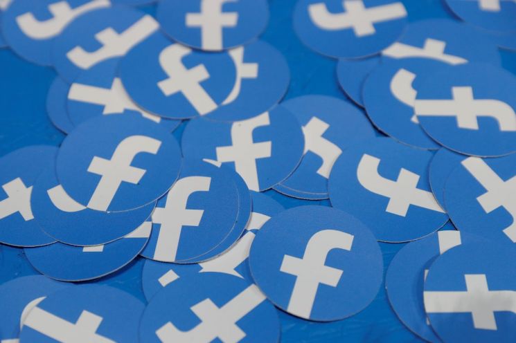 페이스북, 화웨이 광고 '정치적'이라며 삭제