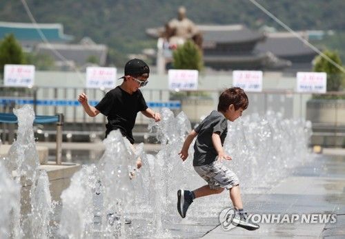 [오늘날씨] 서울·경기 등 낮기온 33도…밤부터 폭염특보 해제