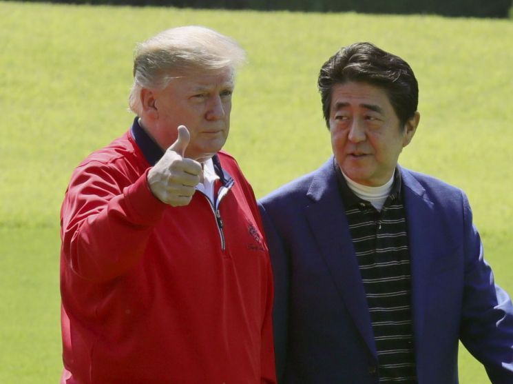 트럼프-아베, 일본서 5번째 골프 라운딩