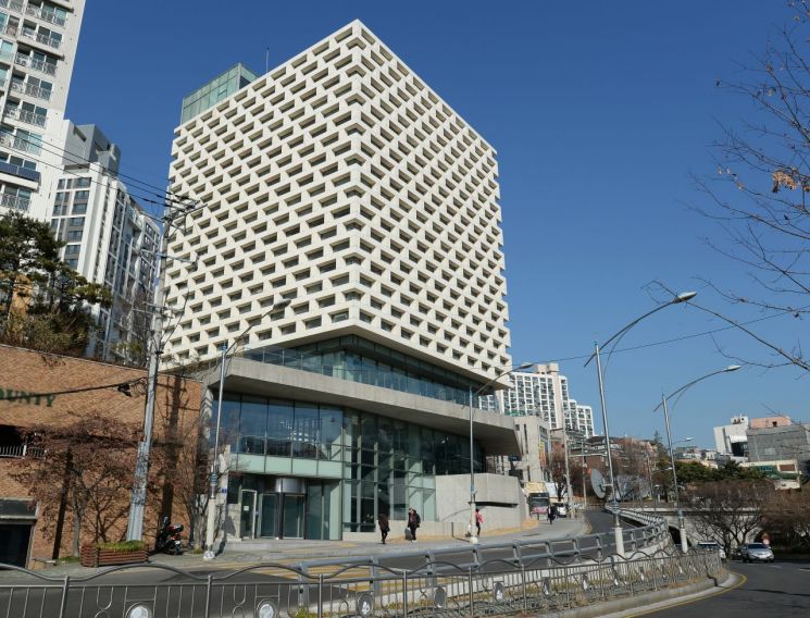 동작구립 김영삼도서관, 공공도서관으로 조성 