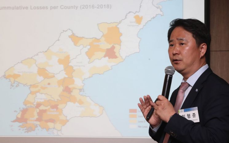 지난달 30일 오전 서울 종로구 코리아나호텔에서 '북한의 식량 현황 평가 및 대북 지원 정책의 방향'을 주제로 열린 통일연구원 정책토론회에서 임형준 유엔세계식량계획(WFP) 한국사무소장이 발표를 하고 있다. <사진=연합뉴스>