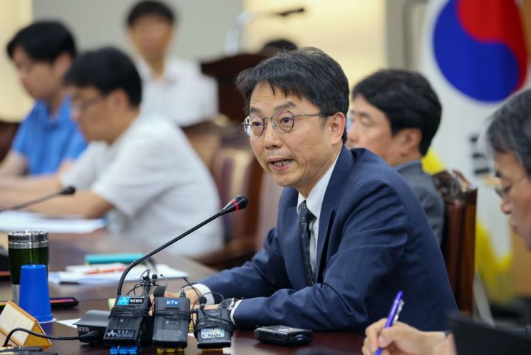 박준식 최임위원장 "2년간 최저임금 인상 빨랐다는 공감대 존재" 
