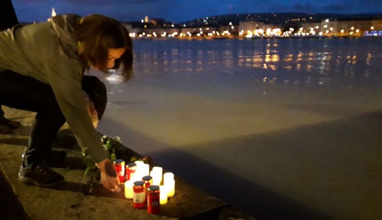 헝가리 유람선 침몰 실종자 수색 다샛째…"추돌 후 후진" 영상 공개 