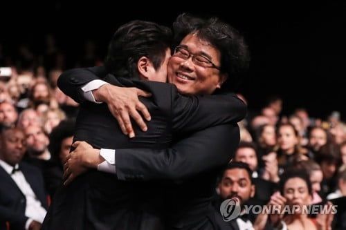 5월25일 칸국제영화에서 황금종려상을 받은 '기생충'의 봉준호 감독 / 사진 = 연합뉴스