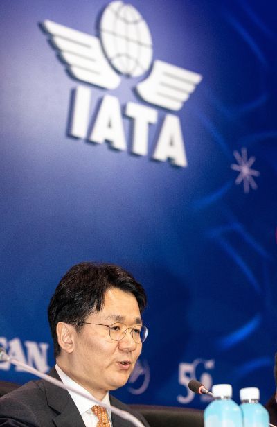 조원태 대한항공 사장이 2일 서울 강남구 코엑스에서 열린 '국제항공운송협회(IATA) 연차총회'에서 의장으로 선출된 뒤 발언 하고 있다./강진형 기자aymsdream@