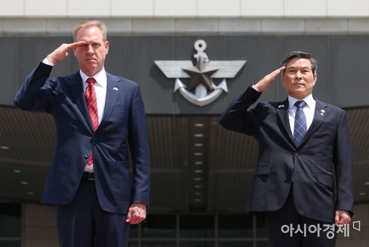 첫 방한 美국방대행 "北, 국제사회 요구에 순응할 때까지 제재"