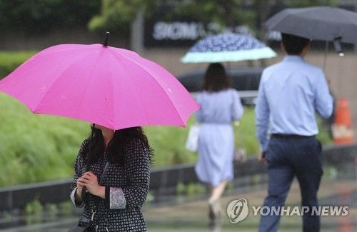 [날씨]폭염특보 오늘까지…징검다리 연휴 첫날 비 내린다