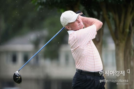 톰 카이트가 올해 PGA 챔피언스투어에서 플레이를 하고 있는 모습.