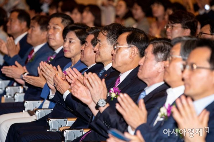 [포토]구강보건의 날 기념식 참석한 박능후 장관