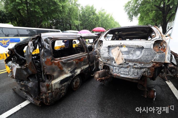 [포토]청와대 앞 산불에 전소된 차량