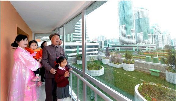 2017년 입주 당시 북한 평양 여명거리의 한 아파트 내부(사진=연합뉴스).