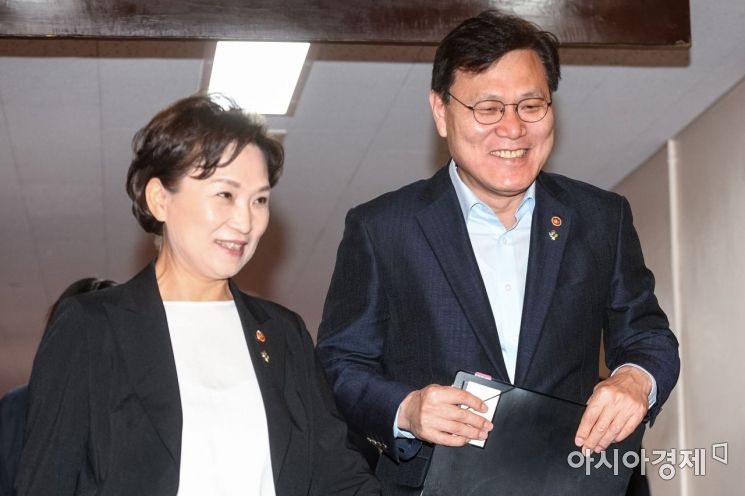 [포토]환하게 웃는 김현미 장관-최종구 위원장