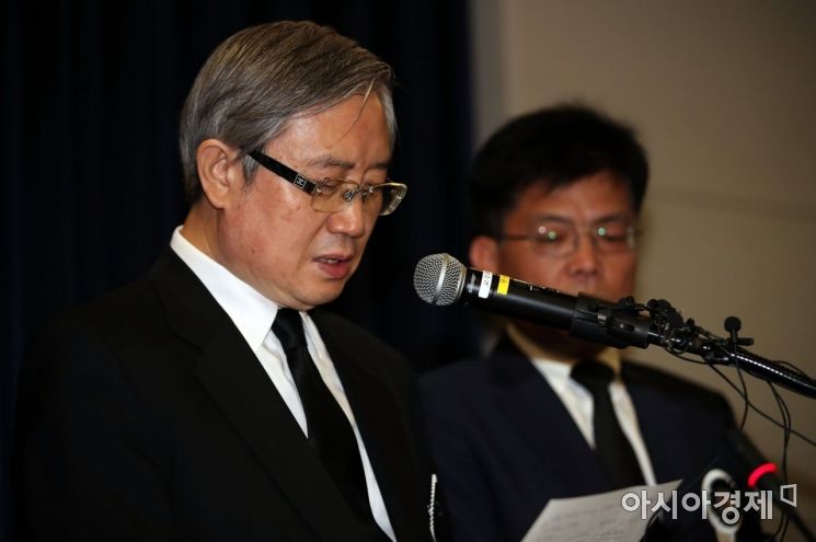 [포토] 유언 전하는 김성재 장례위원장