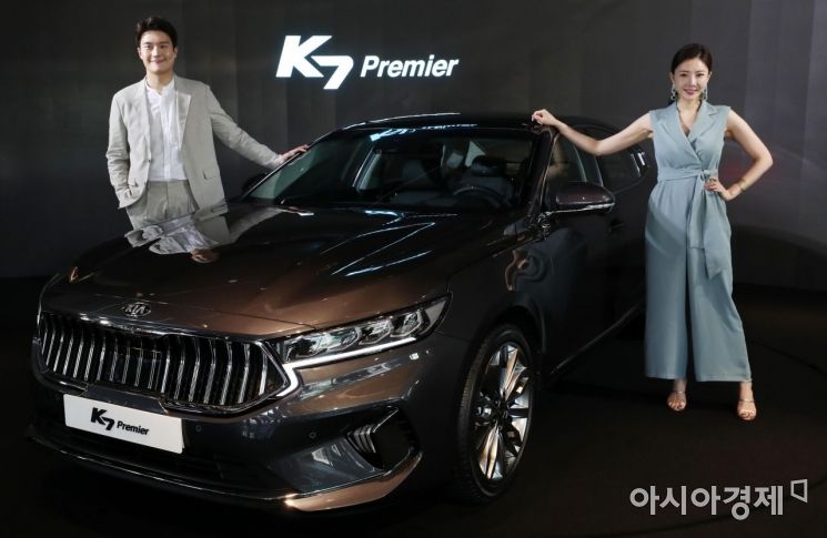 기아자동차 'K7 프리미어(PREMIER)'가 12일 서울 강남구 기아차 브랜드 체험관 BEAT 360 쇼룸에서 언론에 공개되고 있다. /문호남 기자 munonam@