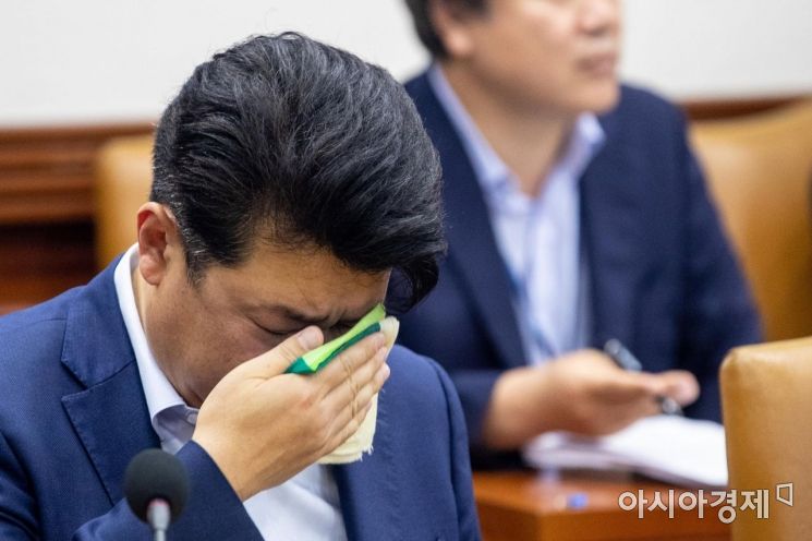 [포토]국정현안점검조정회의 참석한 복기왕 정무비서관