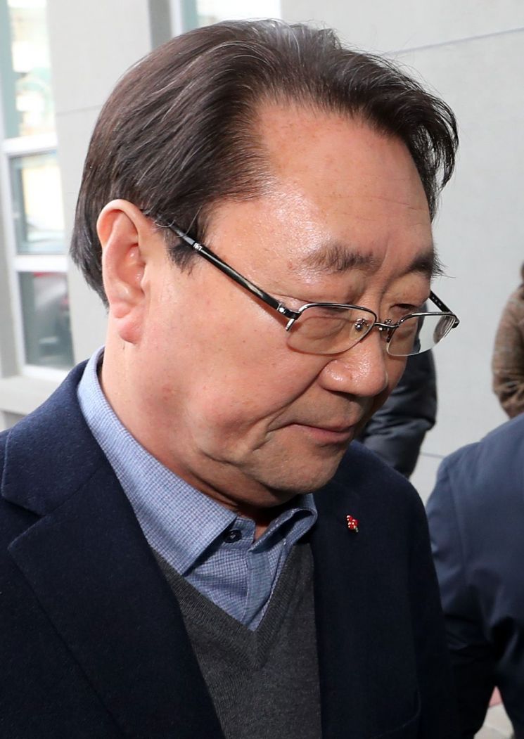 '부동산업자에 뇌물수수' 한규호 횡성군수 징역형 집유 확정…군수직 상실