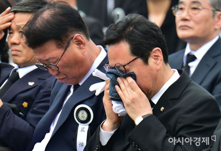 [포토] 눈물 흘리는 김한정 의원