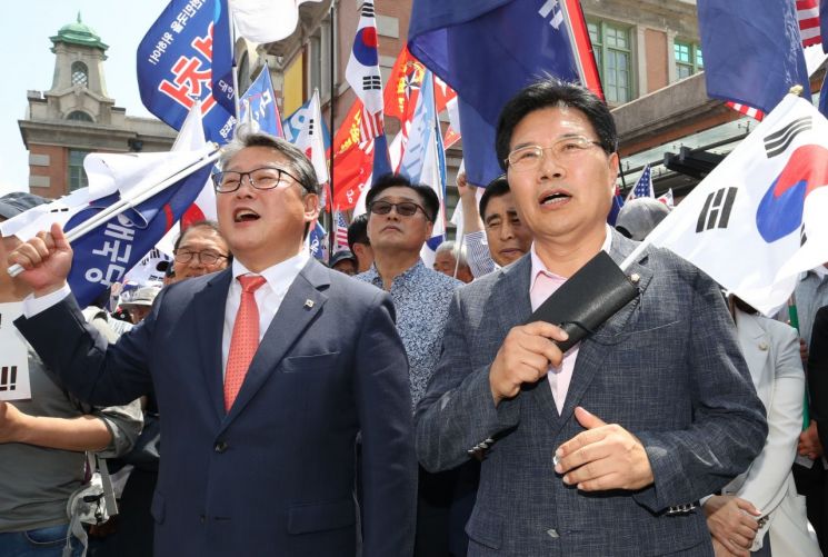 홍문종, 한국당 탈당 공식 선언…애국당 공동대표로
