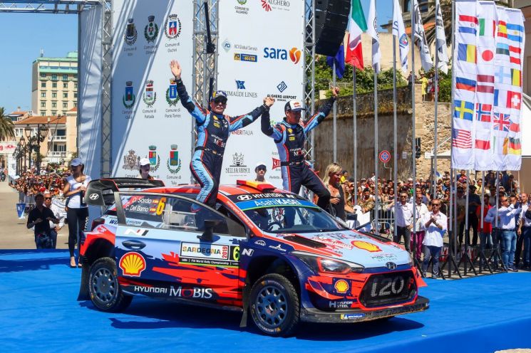 현대차 월드랠리팀 2019 WRC 시즌 세 번째 '우승컵'