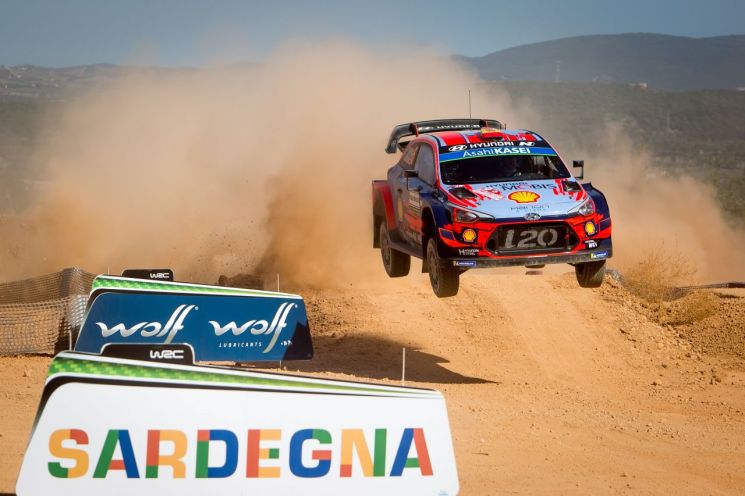 현대차 월드랠리팀 2019 WRC 시즌 세 번째 '우승컵'