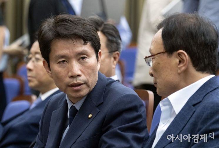 [포토] 이야기 나누는 이해찬 대표·이인영 원내대표