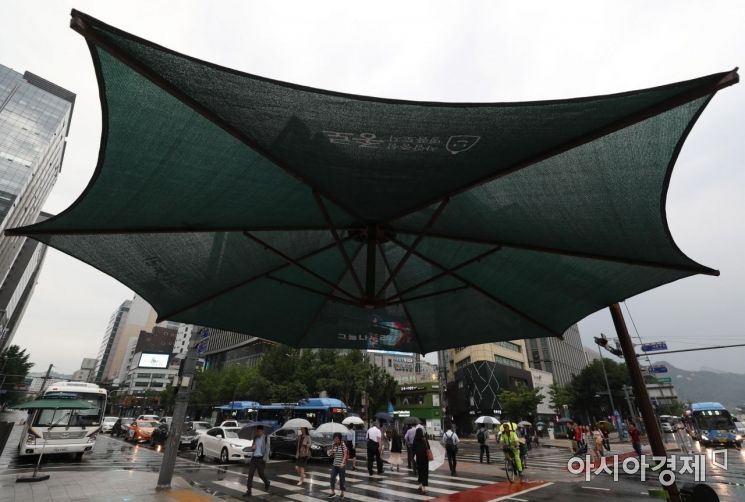 [포토]우산 속 우산