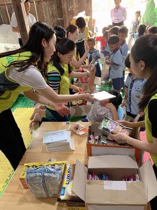 에어서울 '민트나래' 팀, 캄보디아서 첫 봉사활동