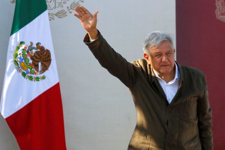멕시코 대통령 "2021년 3월에 대통령 신임투표 하자"